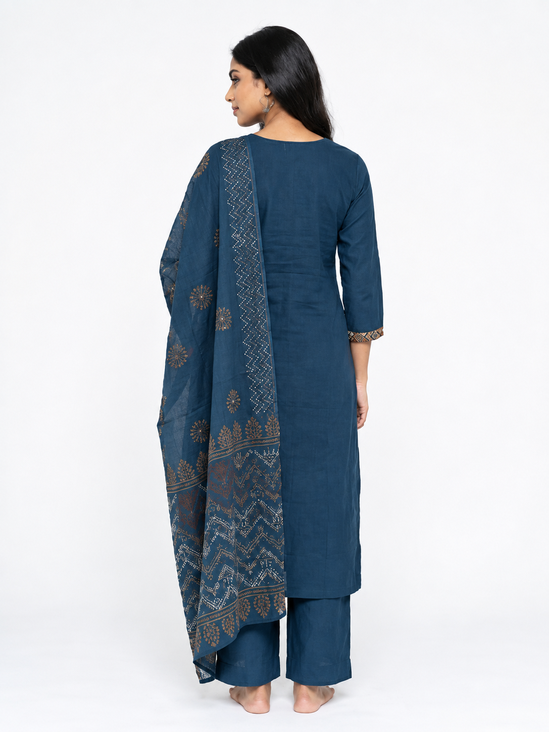 Women Ethnic Sets Woven Pure Cotton Kurta,Pant And Dupatta set - Image 2