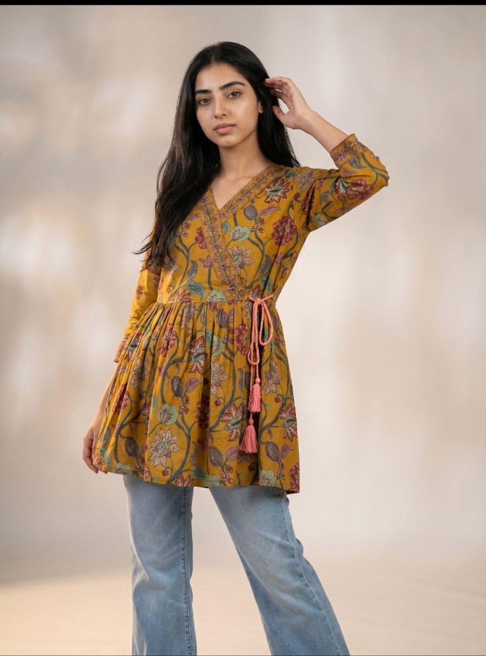 Women Floral Print Pure Cotton Short Kurti Top - Image 2