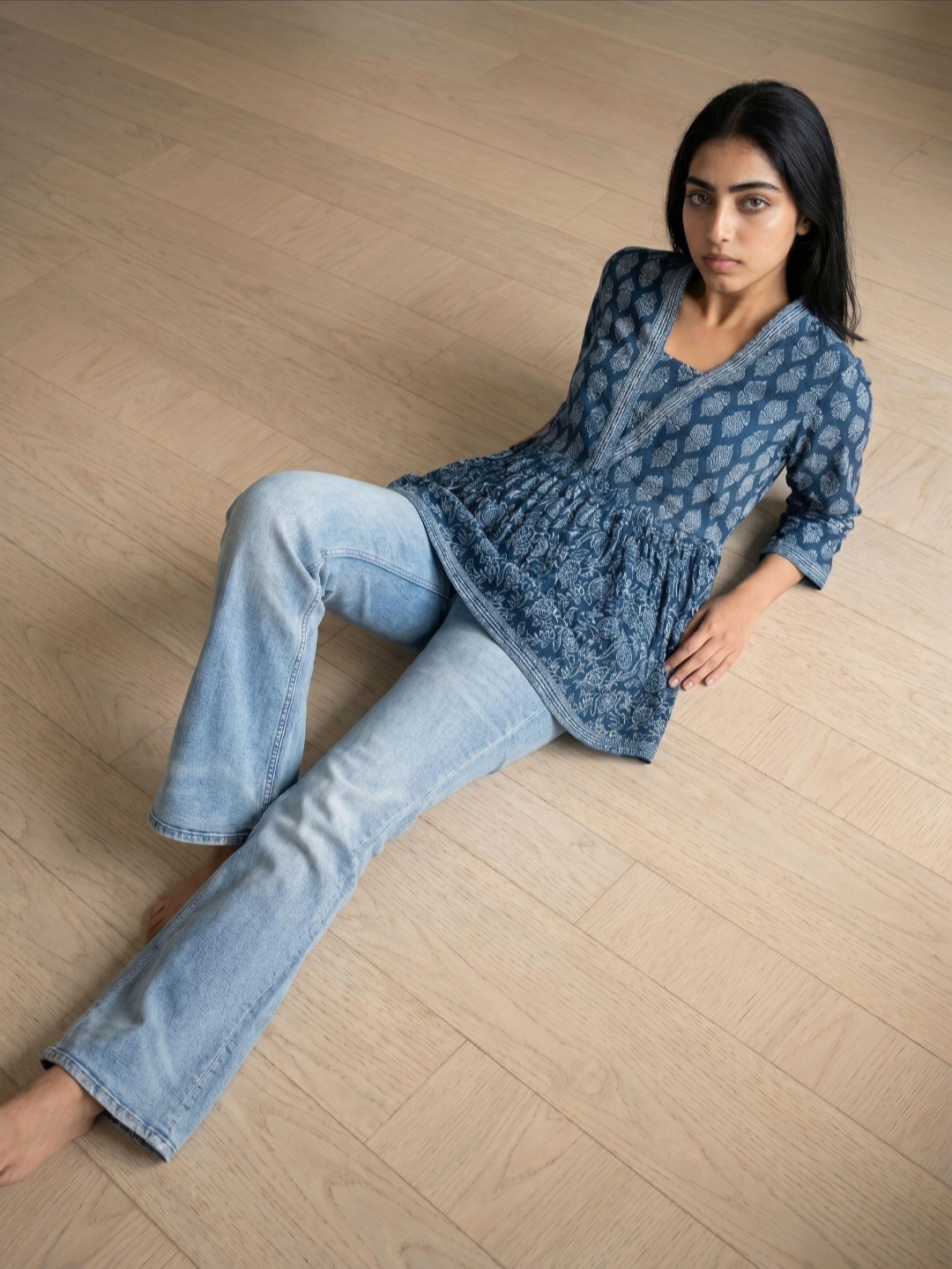 Women Indigo Floral Print Cotton Short Kurti Top - Image 4